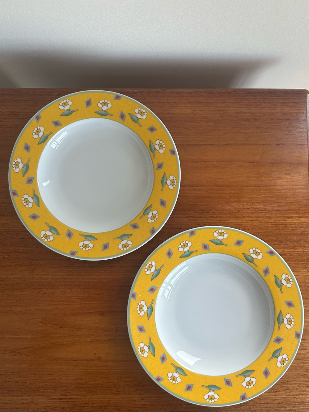 Villeroy & Boch Yellow Floral Rim Porcelain Soup Plates - Cottagecore - EUC VTG